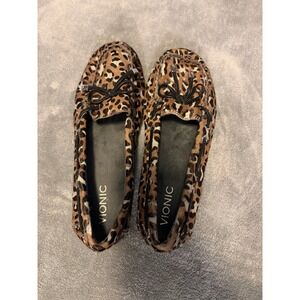 Vionic Leopard Print Calf Hair Moccasin Flats Women's Size 8